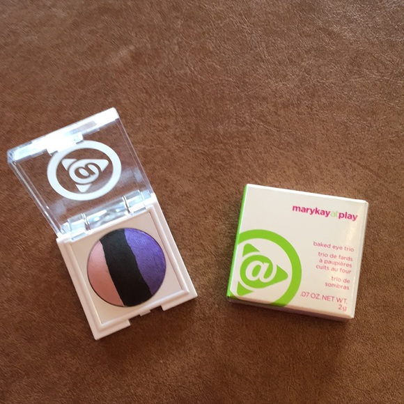 New Mary Kay Eyeshadow at Play Baked Eye Trio - Picture 1 of 4